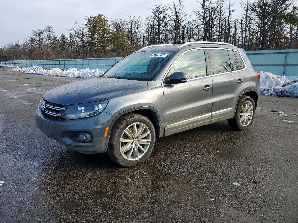 76604525 :رقم المزاد ، WVGBV3AX5EW524073 vin ، 2014 Volkswagen Tiguan مزاد بيع