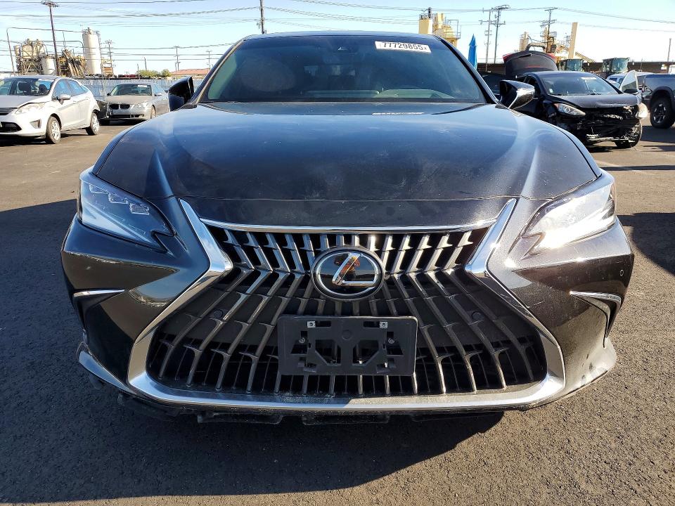 77729855 :رقم المزاد ، 58ADA1C12SU057535 vin ، 2025 Lexus Es مزاد بيع