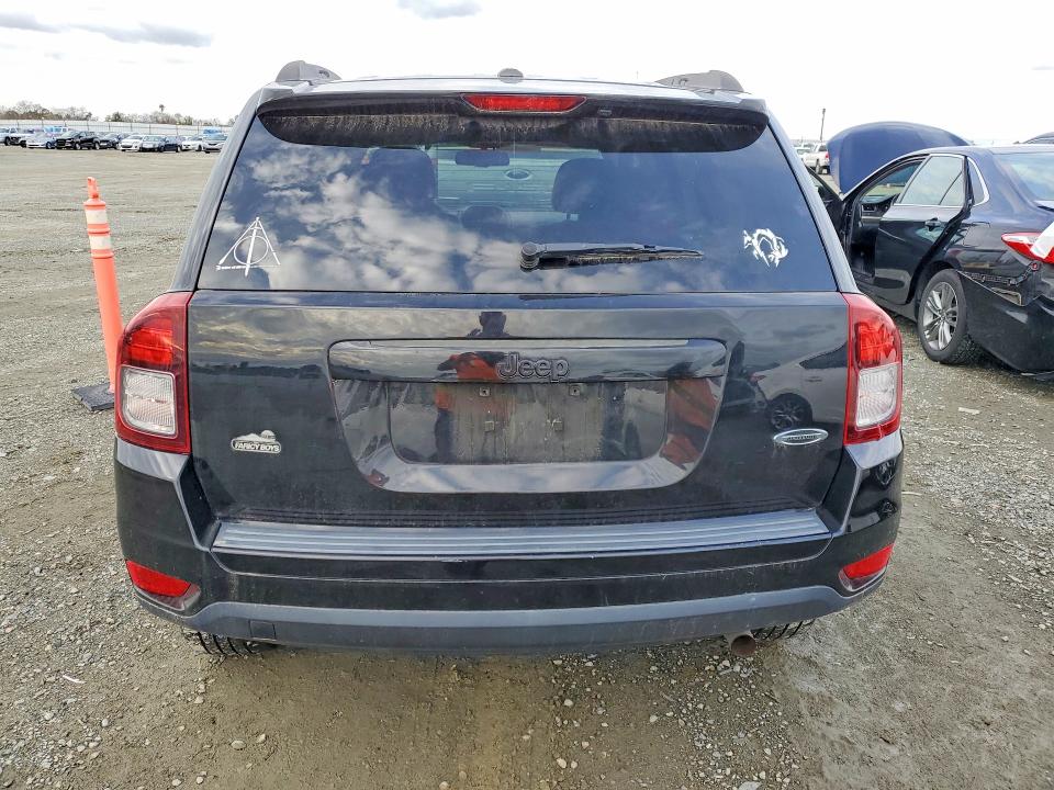 79036405 :رقم المزاد ، 1C4NJCBA5FD334908 vin ، 2015 Jeep Compass مزاد بيع