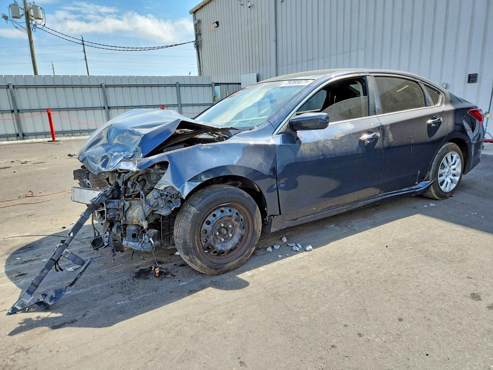 Продажа на аукционе авто 2017 Nissan Altima, vin: 1N4AL3AP8HN356242, номер лота: 79285675