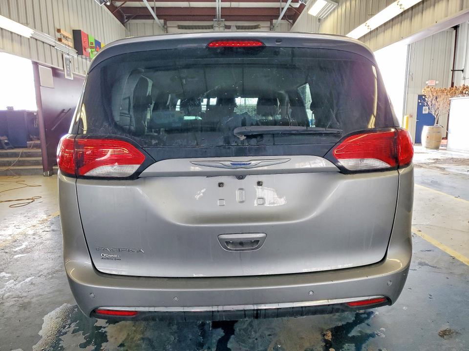 2018 Chrysler Pacifica მანქანა იყიდება აუქციონზე, vin: 2C4RC1EG4JR131692, აუქციონის ნომერი: 76426955