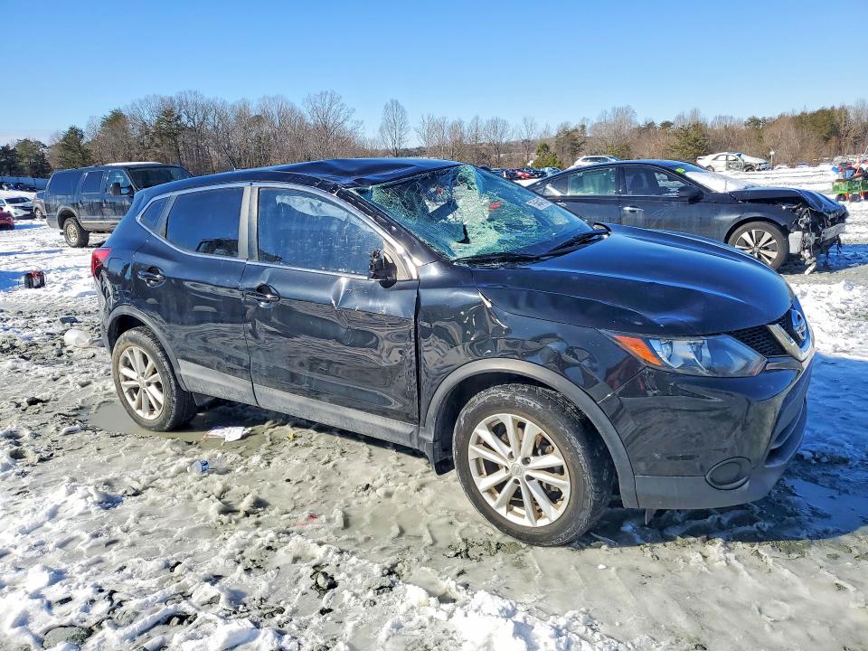 75454135 :رقم المزاد ، JN1BJ1CP8JW101793 vin ، 2018 Nissan Rogue Sport مزاد بيع
