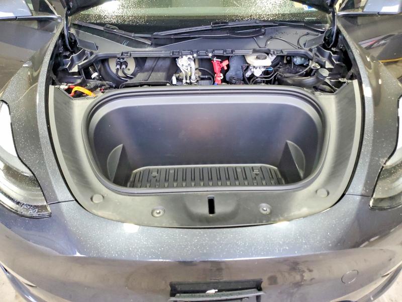 79030475 :رقم المزاد ، 7SAYGDEEXSA354073 vin ، 2025 Tesla Model Y مزاد بيع