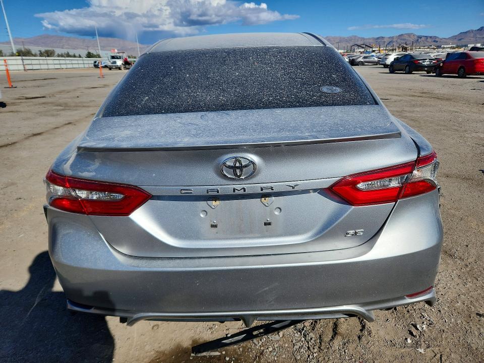 Продаж на аукціоні авто 2018 Toyota Camry, vin: 4T1B11HK2JU095975, номер лоту: 77573365