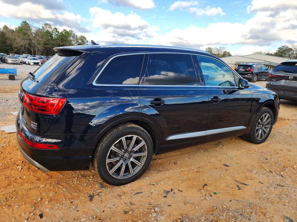 Продаж на аукціоні авто 2017 Audi Q7, vin: WA1LAAF70HD015326, номер лоту: 75856035