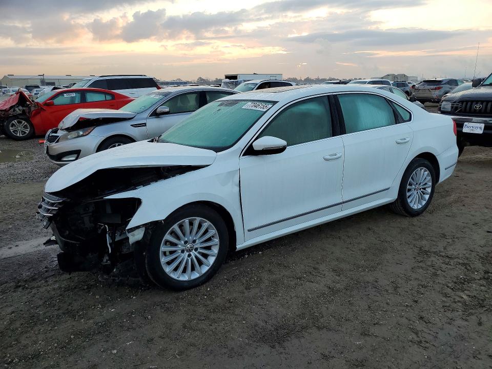 2016 Volkswagen Passat მანქანა იყიდება აუქციონზე, vin: 1VWBS7A39GC023822, აუქციონის ნომერი: 77046155