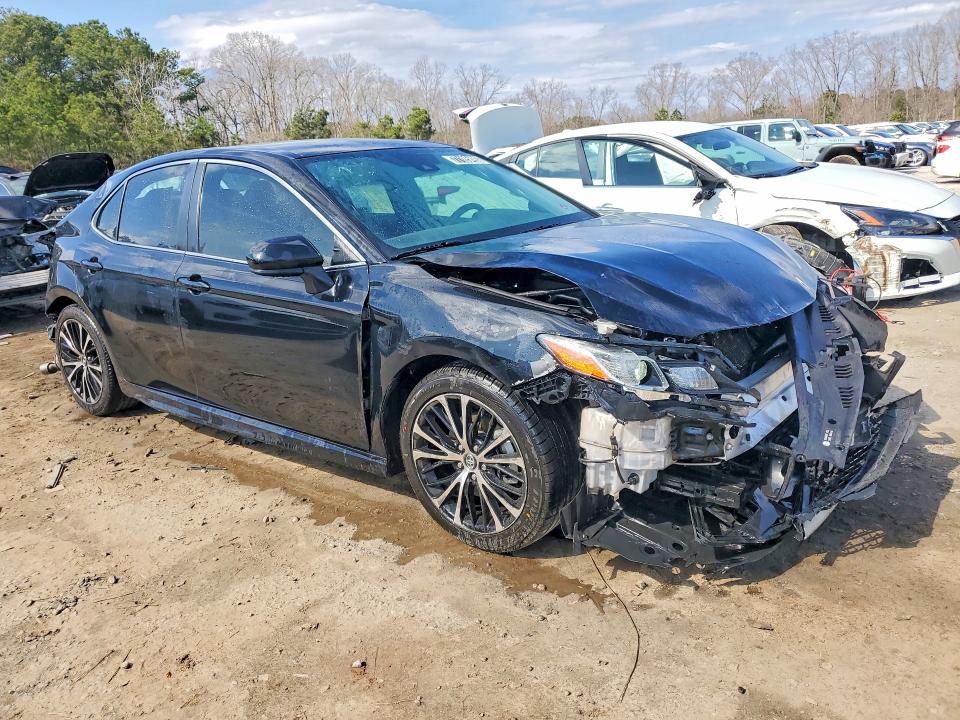 77185495 :رقم المزاد ، 4T1G11AK2LU902983 vin ، 2020 Toyota Camry مزاد بيع