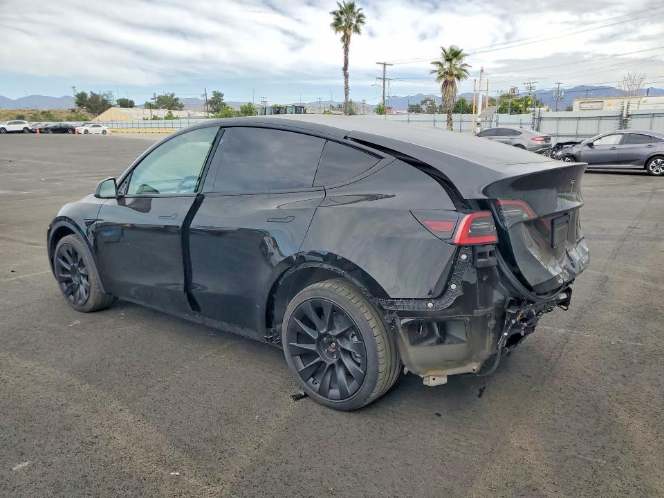 75783575 :رقم المزاد ، 7SAYGDEE7NF417881 vin ، 2022 Tesla Model Y مزاد بيع