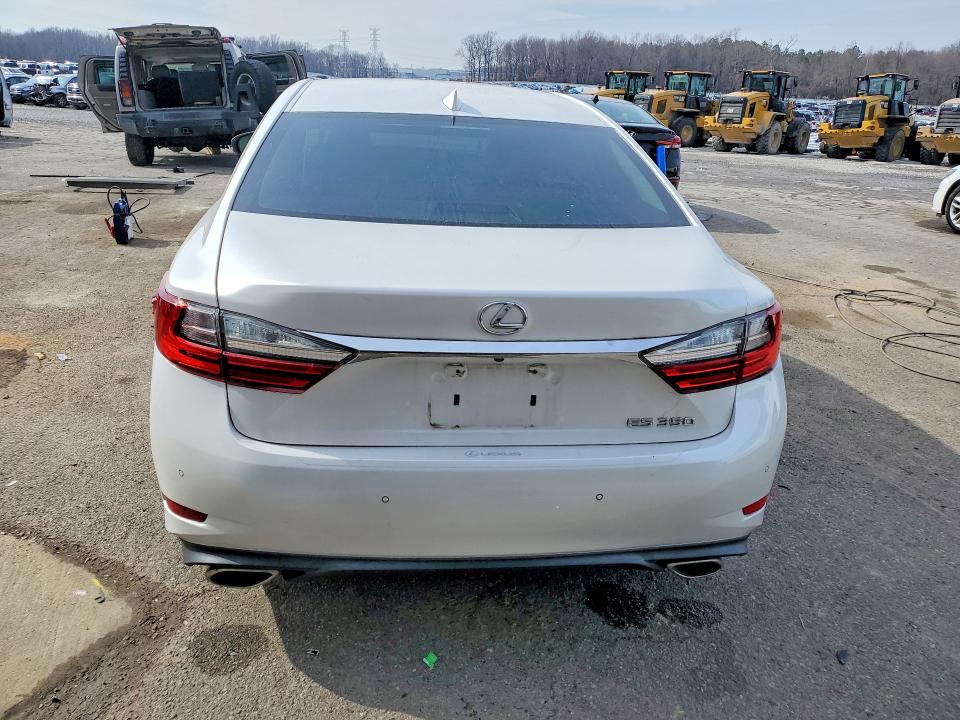 76062035 :رقم المزاد ، 58ABK1GG6JU114949 vin ، 2018 Lexus Es مزاد بيع