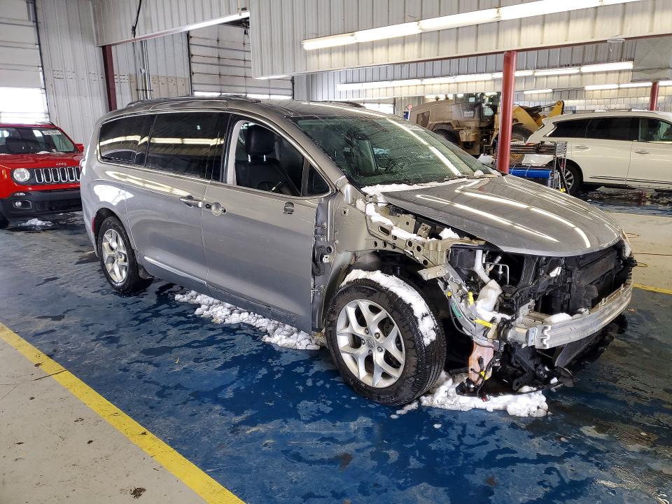 2018 Chrysler Pacifica მანქანა იყიდება აუქციონზე, vin: 2C4RC1EG4JR131692, აუქციონის ნომერი: 76426955
