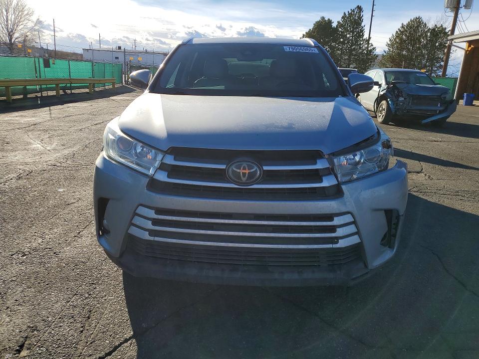 79056965 :رقم المزاد ، 5TDKZRFH8HS511044 vin ، 2017 Toyota Highlander مزاد بيع