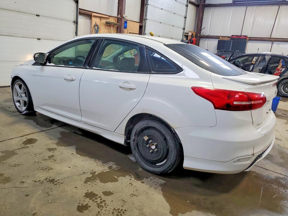 77426215 :رقم المزاد ، 1FADP3F26FL271617 vin ، 2015 Ford Focus Se مزاد بيع