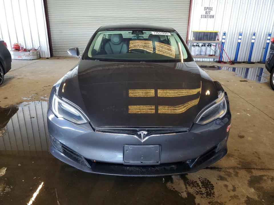 77611255 :رقم المزاد ، 5YJSA1E11HF207300 vin ، 2017 Tesla Model S مزاد بيع