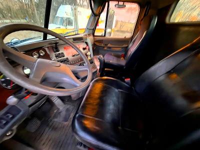 79116035 :رقم المزاد ، 1FUBBAA862PJ88345 vin ، 2002 Freightliner Conventional مزاد بيع