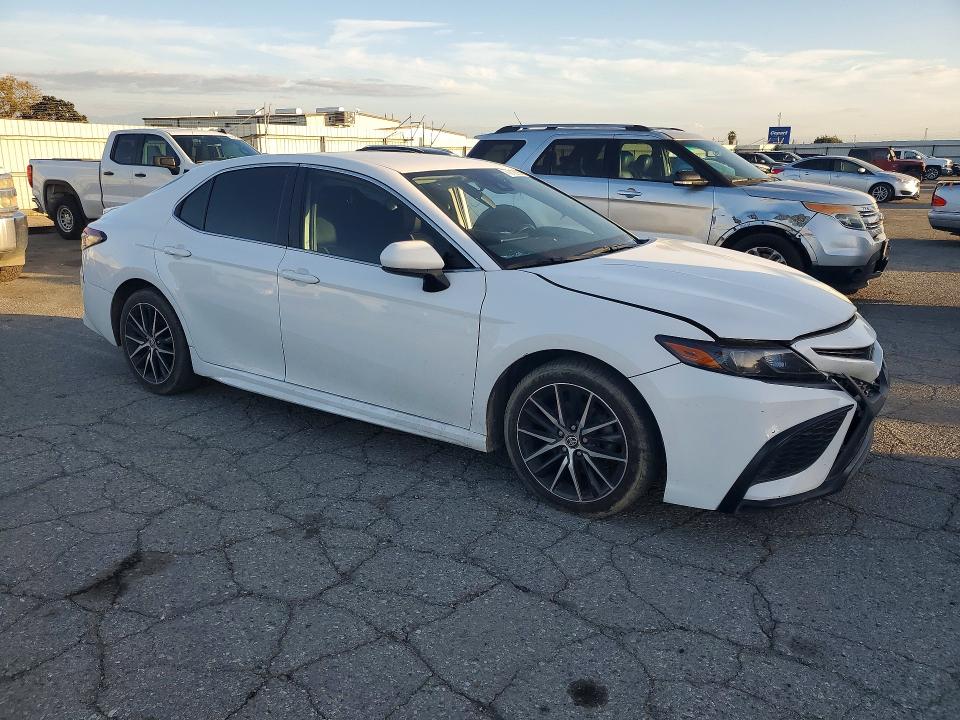 Auction sale of the 2021 Toyota Camry, vin: 4T1G11AK3MU591534, lot number: 77212205