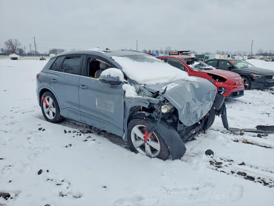 2022 Audi Q4 E-tron მანქანა იყიდება აუქციონზე, vin: WA1J2BFZ5NP047937, აუქციონის ნომერი: 76075005