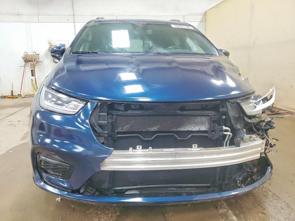 Продажа на аукционе авто 2021 Chrysler Pacifica, vin: 2C4RC3BG6MR606568, номер лота: 76701195