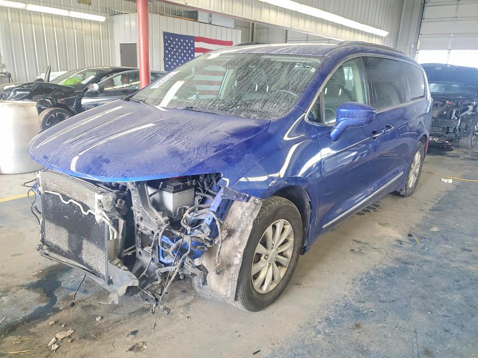2019 Chrysler Pacifica მანქანა იყიდება აუქციონზე, vin: 2C4RC1BG5KR666102, აუქციონის ნომერი: 77033555