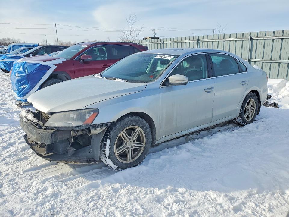 79054515 :رقم المزاد ، 1VWBH7A33DC106883 vin ، 2013 Volkswagen Passat مزاد بيع
