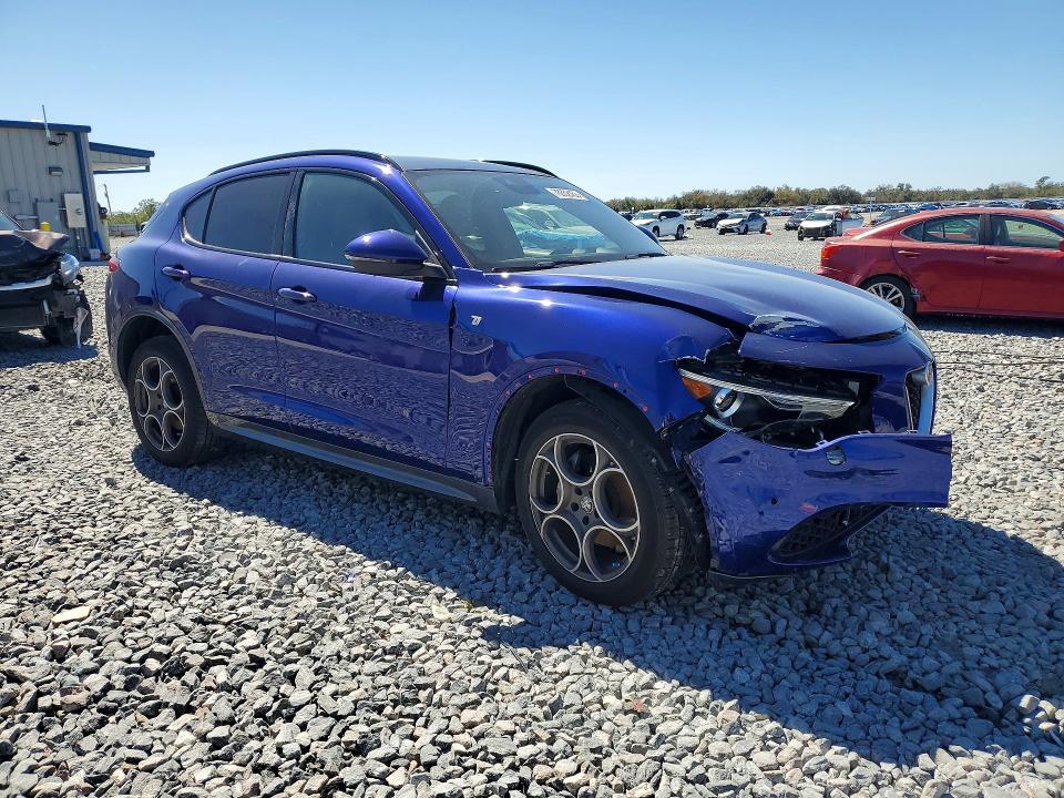 Продажа на аукционе авто 2022 Alfa Romeo Stelvio, vin: ZASPAKBN2N7D48761, номер лота: 78852465