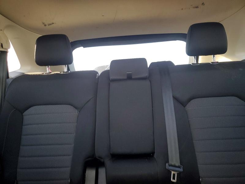 74192825 :رقم المزاد ، 2FMPK4G91JBB46844 vin ، 2018 Ford Edge Se مزاد بيع