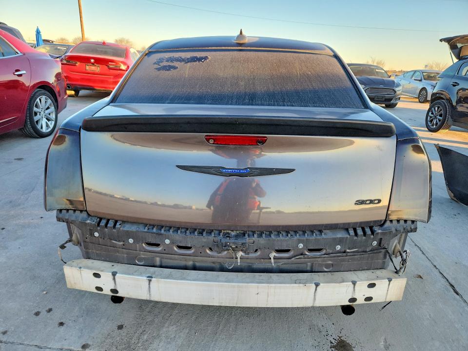 76337235 :رقم المزاد ، 2C3CCAEGXKH555587 vin ، 2019 Chrysler 300 مزاد بيع