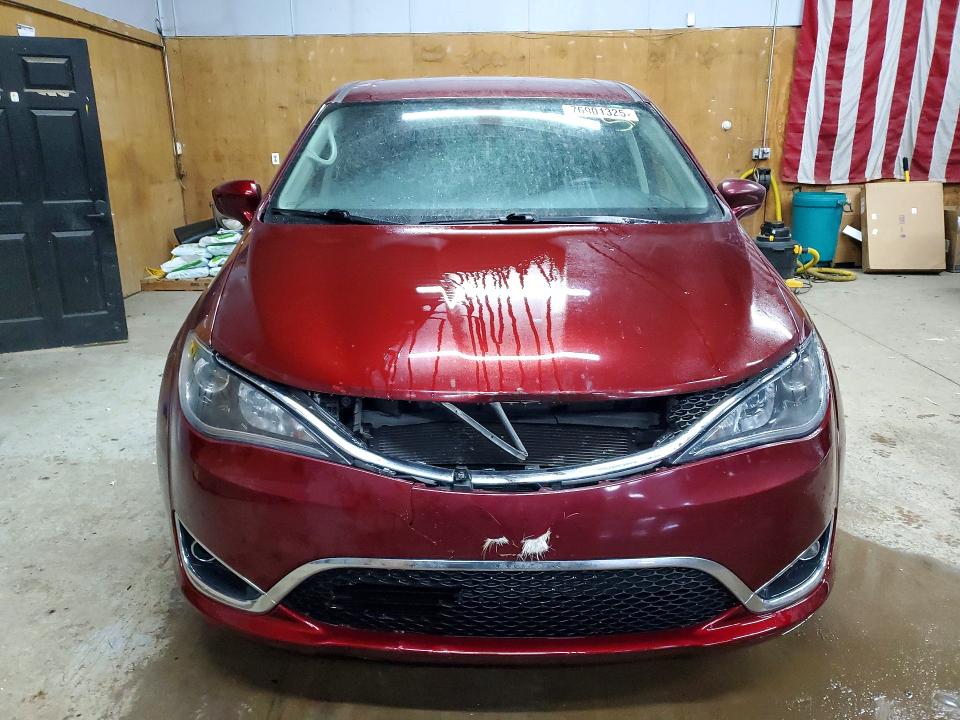 76901325 :رقم المزاد ، 2C4RC1FG1JR295299 vin ، 2018 Chrysler Pacifica مزاد بيع
