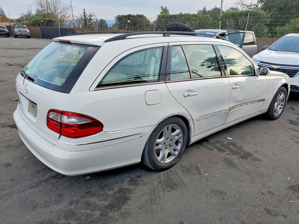 76170835 :رقم المزاد ، WDBUH65JX4A481968 vin ، 2004 Mercedes-benz E مزاد بيع