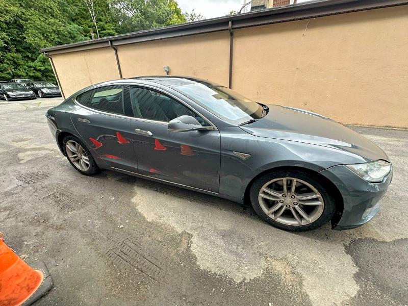 Продаж на аукціоні авто 2013 Tesla Model S, vin: 5YJSA1AC6DFP10886, номер лоту: 76337605