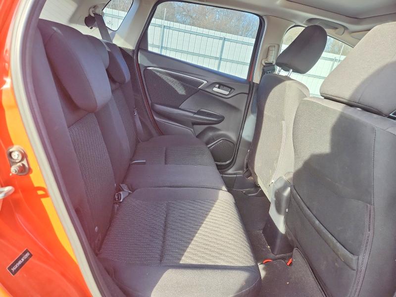 76254355 :رقم المزاد ، 3HGGK5H89JM702950 vin ، 2018 Honda Fit مزاد بيع