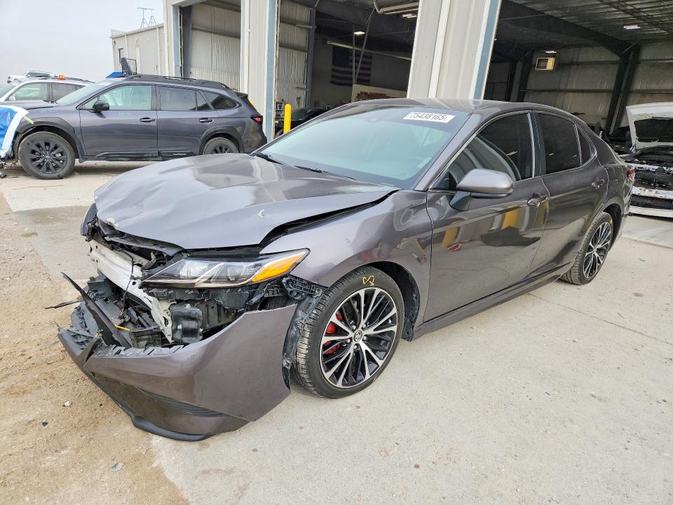 75438165 :رقم المزاد ، 4T1G11AK7LU918239 vin ، 2020 Toyota Camry مزاد بيع