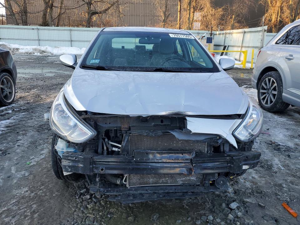 76517505 :رقم المزاد ، KMHCT4AE8HU310161 vin ، 2017 Hyundai Accent مزاد بيع