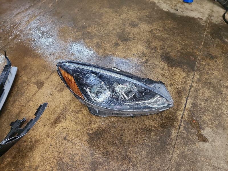 2022 Ford Escape მანქანა იყიდება აუქციონზე, vin: 1FMCU9H6XNUB35609, აუქციონის ნომერი: 76633945