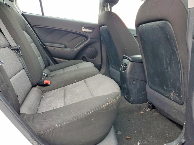 2014 Kia Forte მანქანა იყიდება აუქციონზე, vin: KNAFX4A68E5072975, აუქციონის ნომერი: 77942705