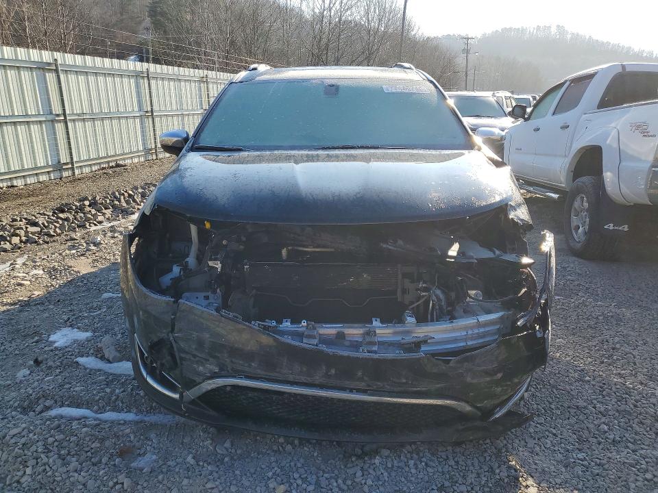77145715 :رقم المزاد ، 2C4RC1GG8KR588178 vin ، 2019 Chrysler Pacifica مزاد بيع