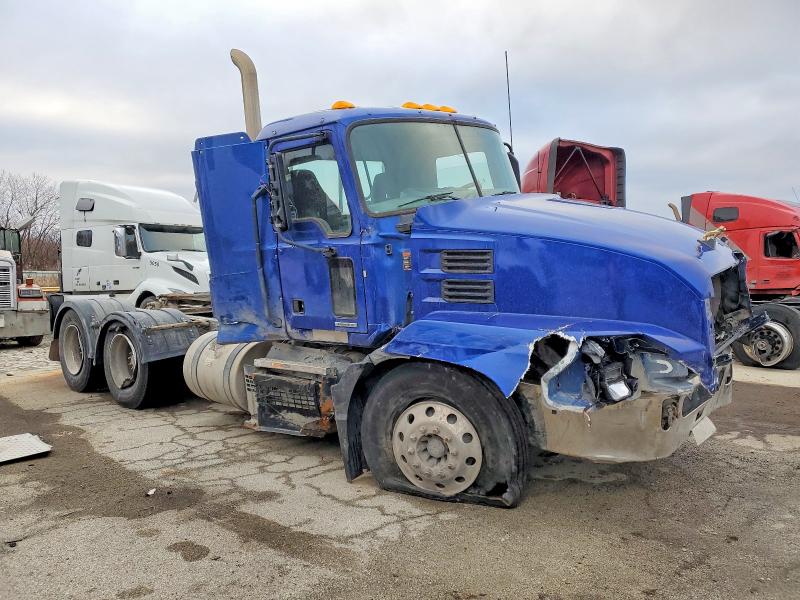 97847535 :رقم المزاد ، 1M1AN4GY0NM028972 vin ، 2022 Mack Anthem مزاد بيع