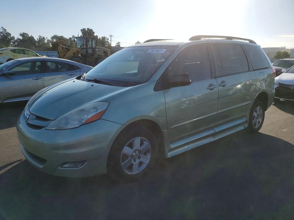 75424625 :رقم المزاد ، 5TDZK23C38S111363 vin ، 2008 Toyota Sienna Ce مزاد بيع