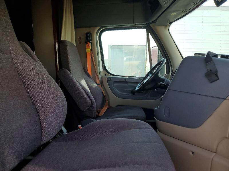 Продаж на аукціоні авто 2018 Freigliner Cascadia 125, vin: 1FUJGLDV4JLKC7087, номер лоту: 74019945