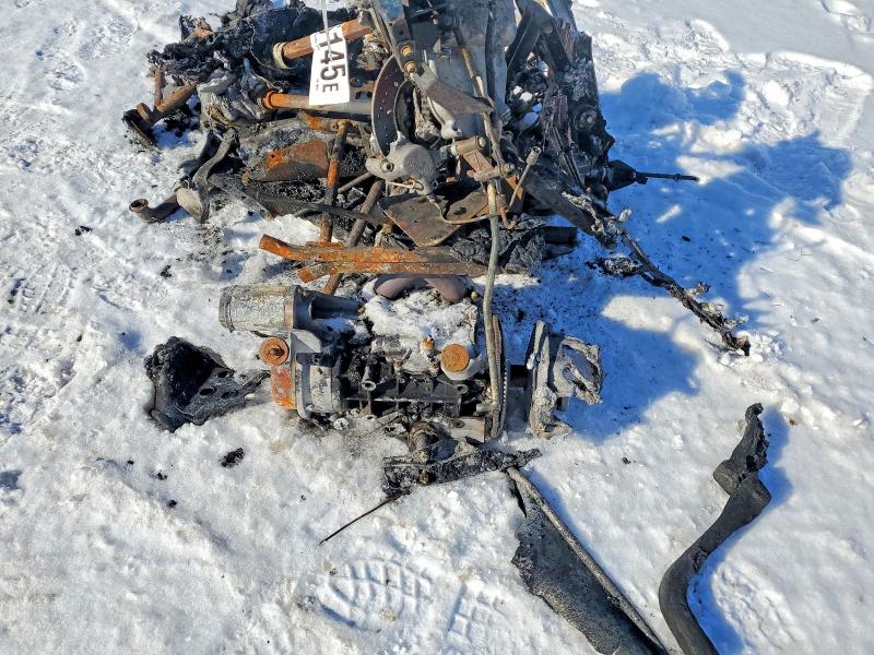 77165145 :رقم المزاد ، 4UF00SNW2YP209141 vin ، 2000 Arcc Snowmobile مزاد بيع