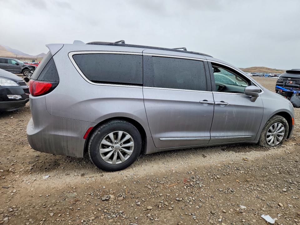 Продажа на аукционе авто 2017 Chrysler Pacifica, vin: 2C4RC1BG4HR544176, номер лота: 76572175