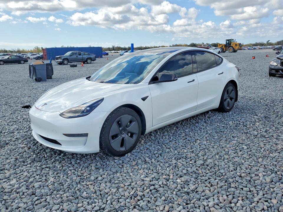 77231285 :رقم المزاد ، 5YJ3E1EA3MF028811 vin ، 2021 Tesla Model 3 مزاد بيع