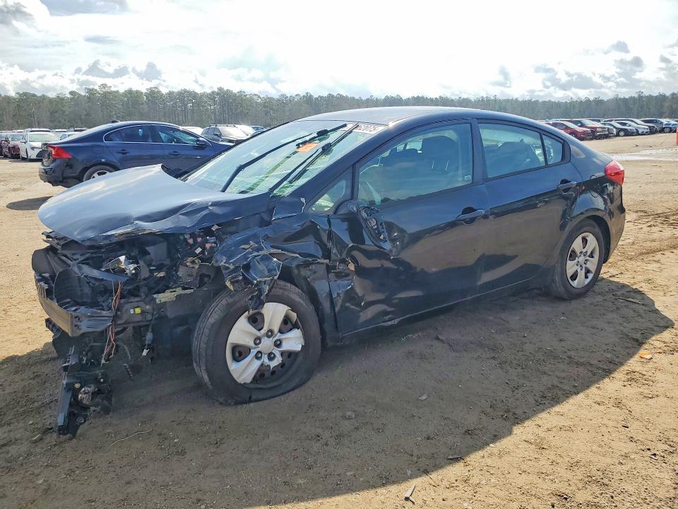 77962075 :رقم المزاد ، KNAFK4A68F5426090 vin ، 2015 Kia Forte مزاد بيع