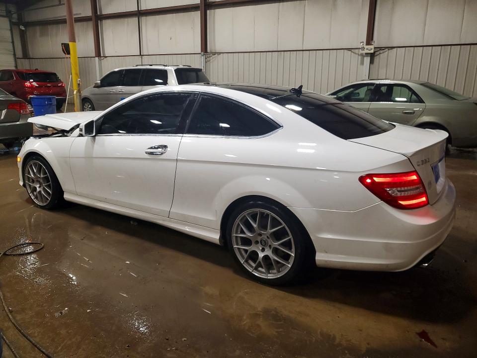 2015 Mercedes-benz C მანქანა იყიდება აუქციონზე, vin: WDDGJ8JB6FG410804, აუქციონის ნომერი: 75744985