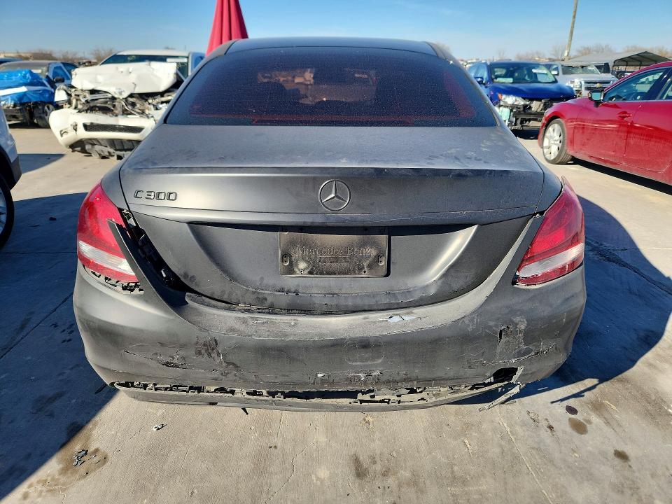 77019435 :رقم المزاد ، 55SWF4JB4GU132110 vin ، 2016 Mercedes-benz C مزاد بيع