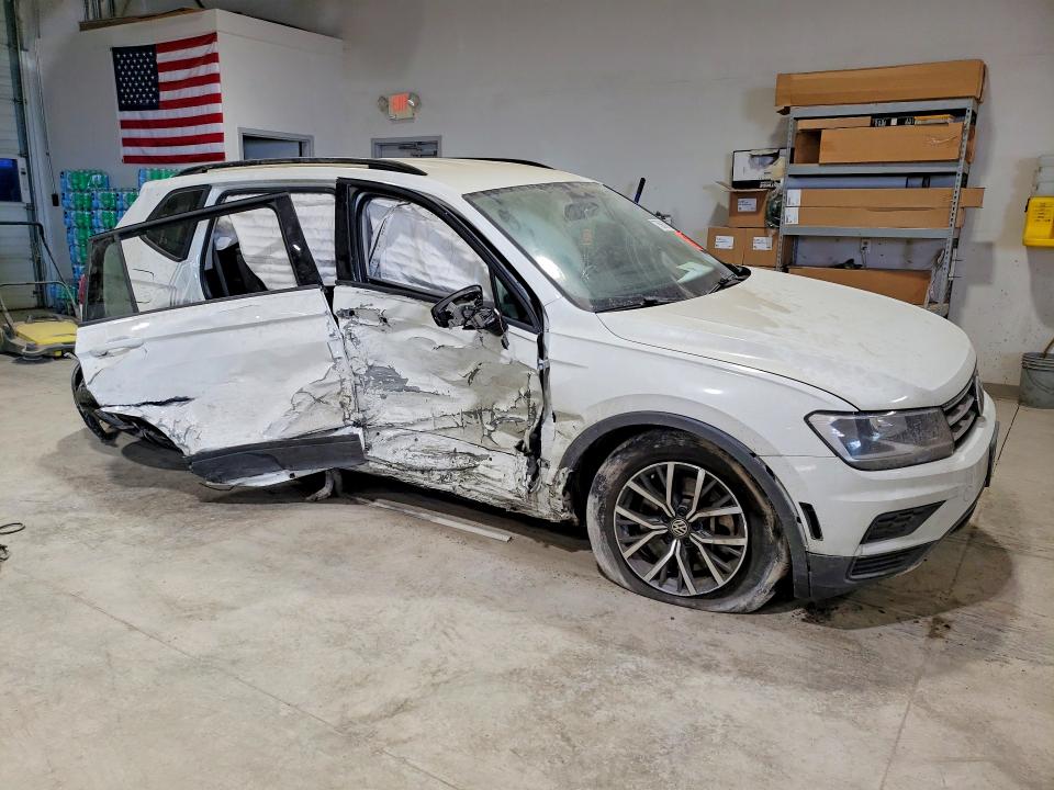 76861915 :رقم المزاد ، 3VV1B7AX2MM111379 vin ، 2021 Volkswagen Tiguan مزاد بيع