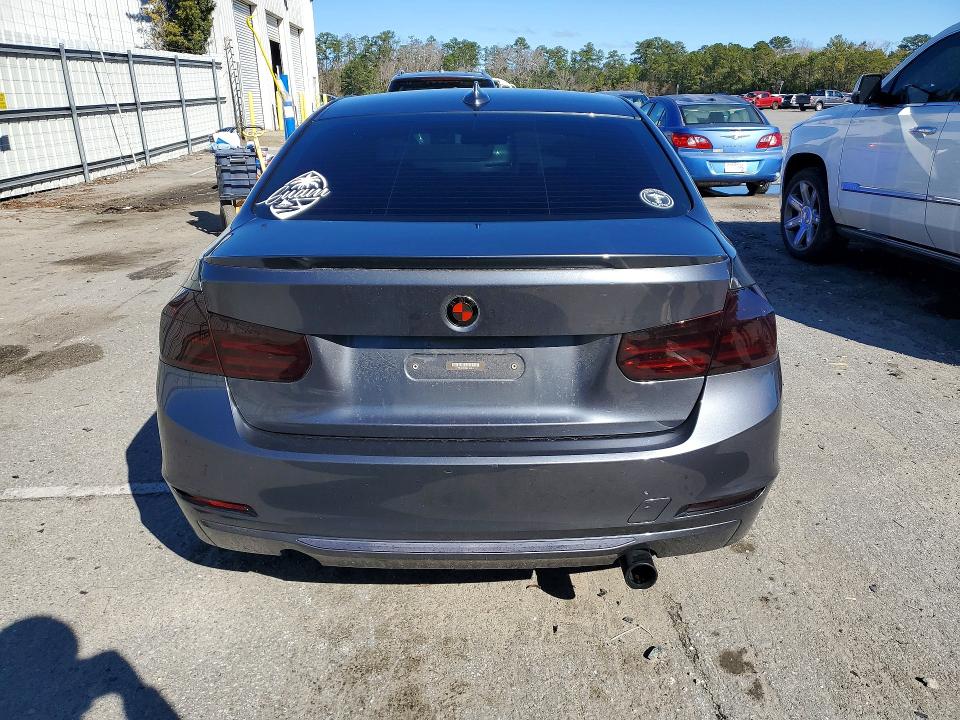 2013 Bmw 335 მანქანა იყიდება აუქციონზე, vin: WBA3A9C56DF476517, აუქციონის ნომერი: 77506875