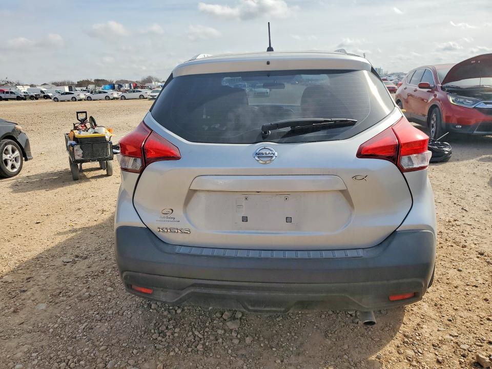 Auction sale of the 2018 Nissan Kicks, vin: 3N1CP5CU5JL510307, lot number: 77939115