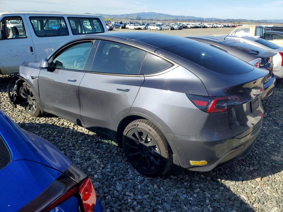 74038915 :رقم المزاد ، 7SAYGDEE8NF329325 vin ، 2022 Tesla Model Y مزاد بيع