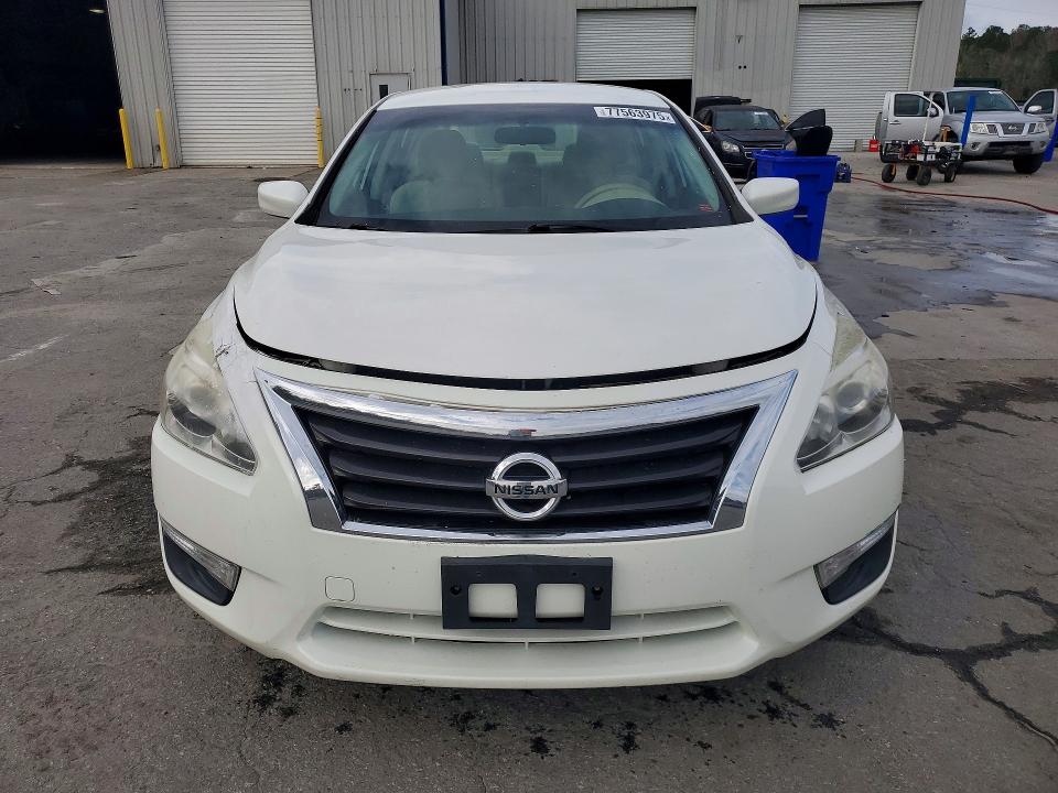 2015 Nissan Altima მანქანა იყიდება აუქციონზე, vin: 1N4AL3AP1FC283336, აუქციონის ნომერი: 77563975