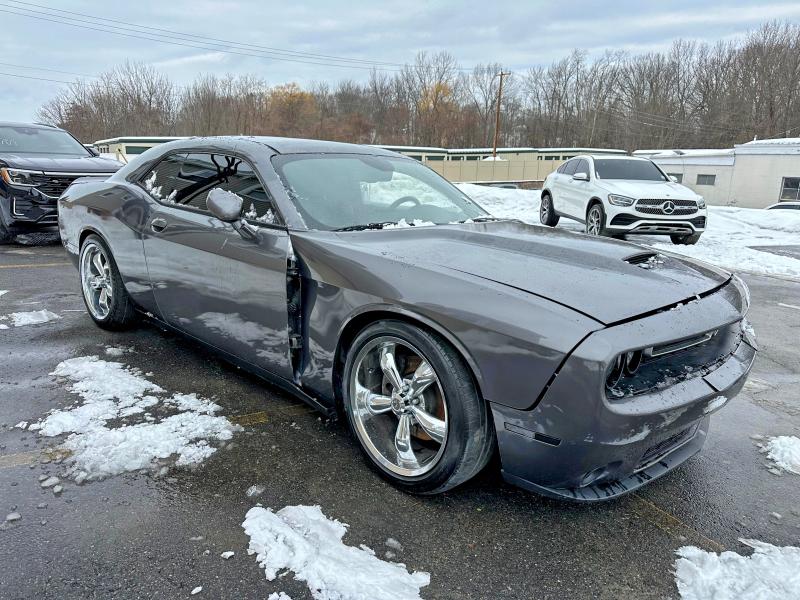 75220435 :رقم المزاد ، 2C3CDZBT8JH141994 vin ، 2018 Dodge Challenger مزاد بيع